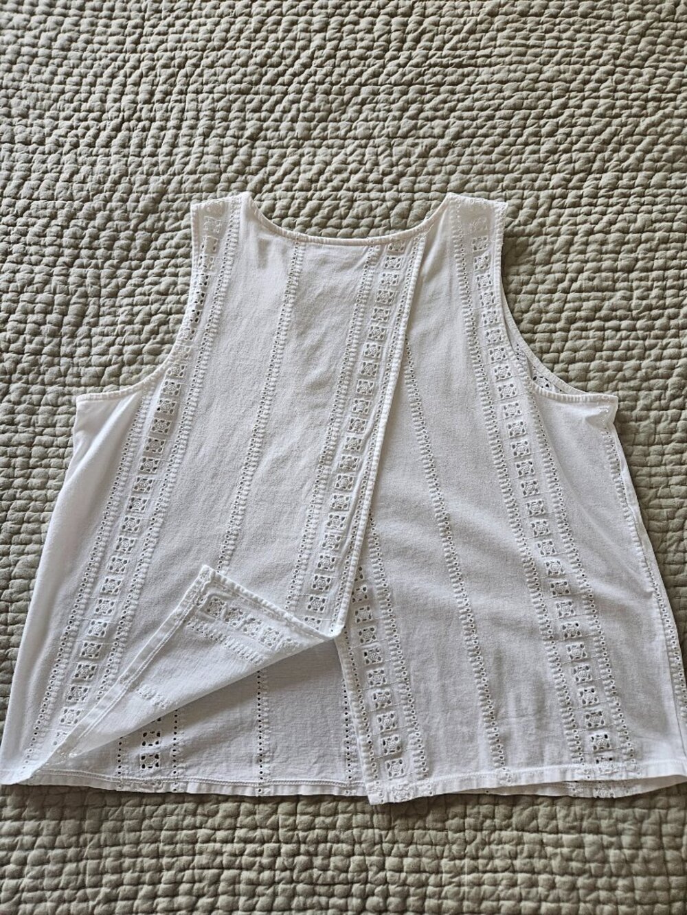 j jill White Eyelet Cotton Tank - large - Picture 3 of 6